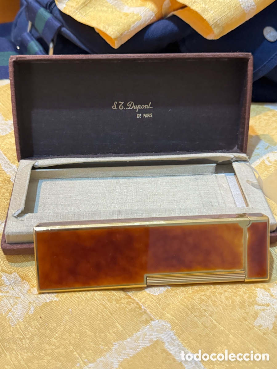 Coleccionismo: Encendedor de sobremesa S.T. Dupont de oro y Laca China aut&eacute;ntica