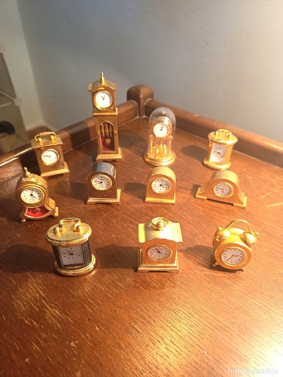 Coleccionismo: Conjunto 11 mini relojes decorativos