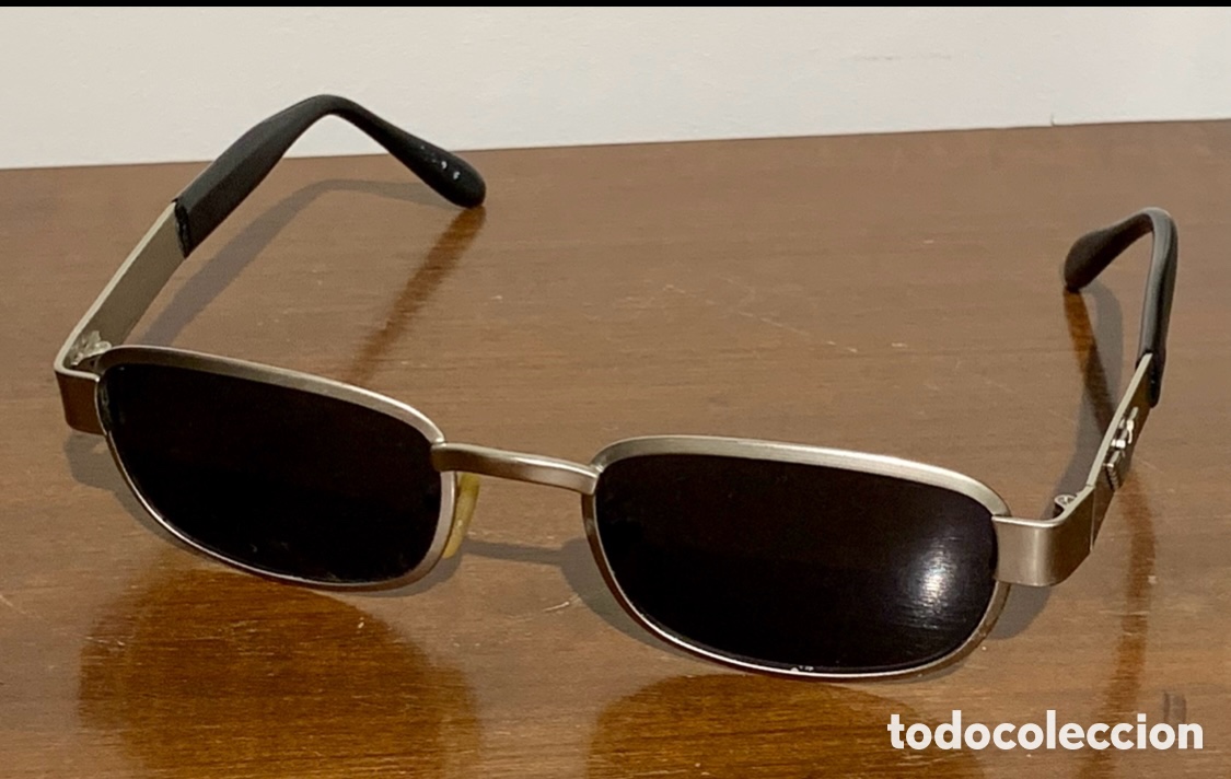 Coleccionismo: Gafas de Sol. Emporio Armani. Montura met&aacute;lica. A&ntilde;os 90.