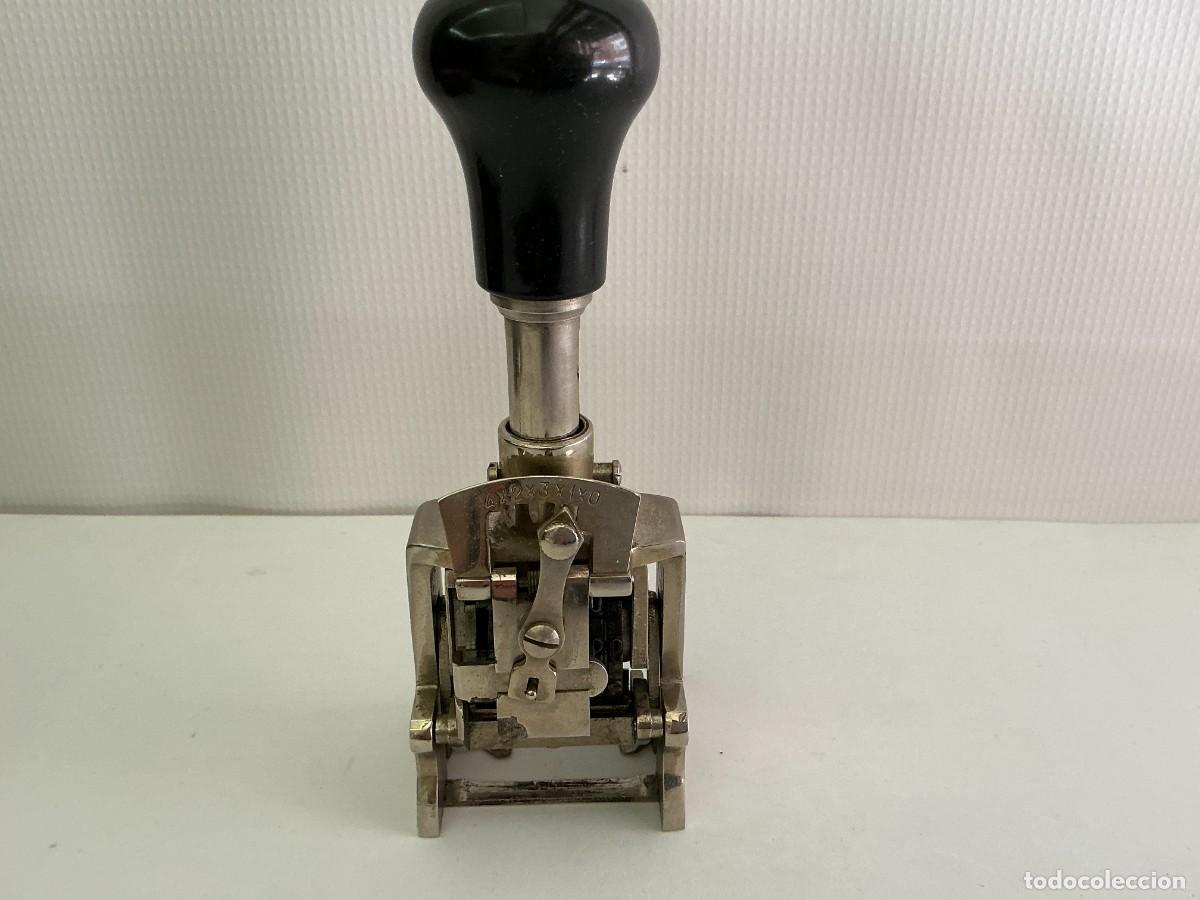 Coleccionismo: Antiguo Numerador Autom&aacute;tico Modelo 500 5&frac12; mm con Caja Original. Oficina Vintage A&ntilde;os 50-70