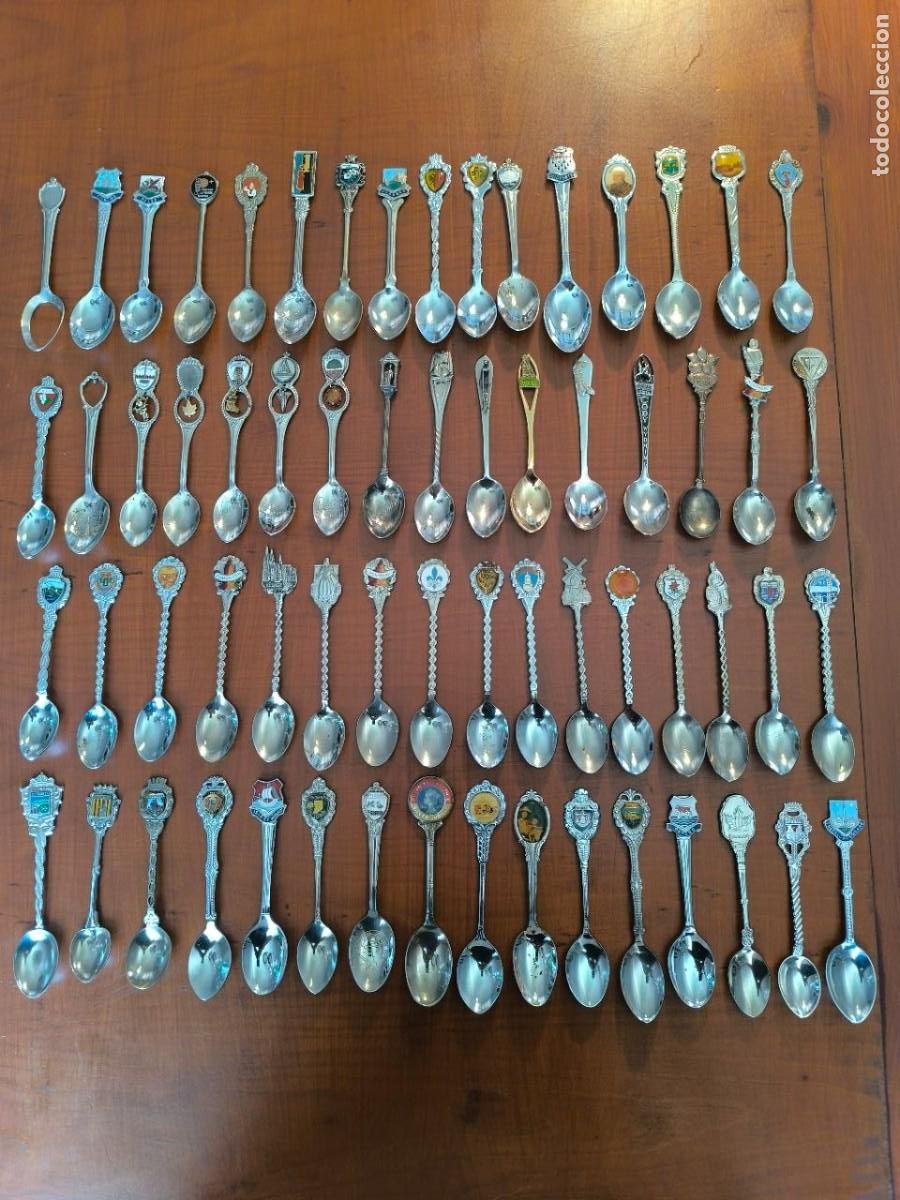 Coleccionismo: GRAN LOTE DE 64 CUCHARITAS DE COLECCION DE DIFERENTES PAISES 660 GR