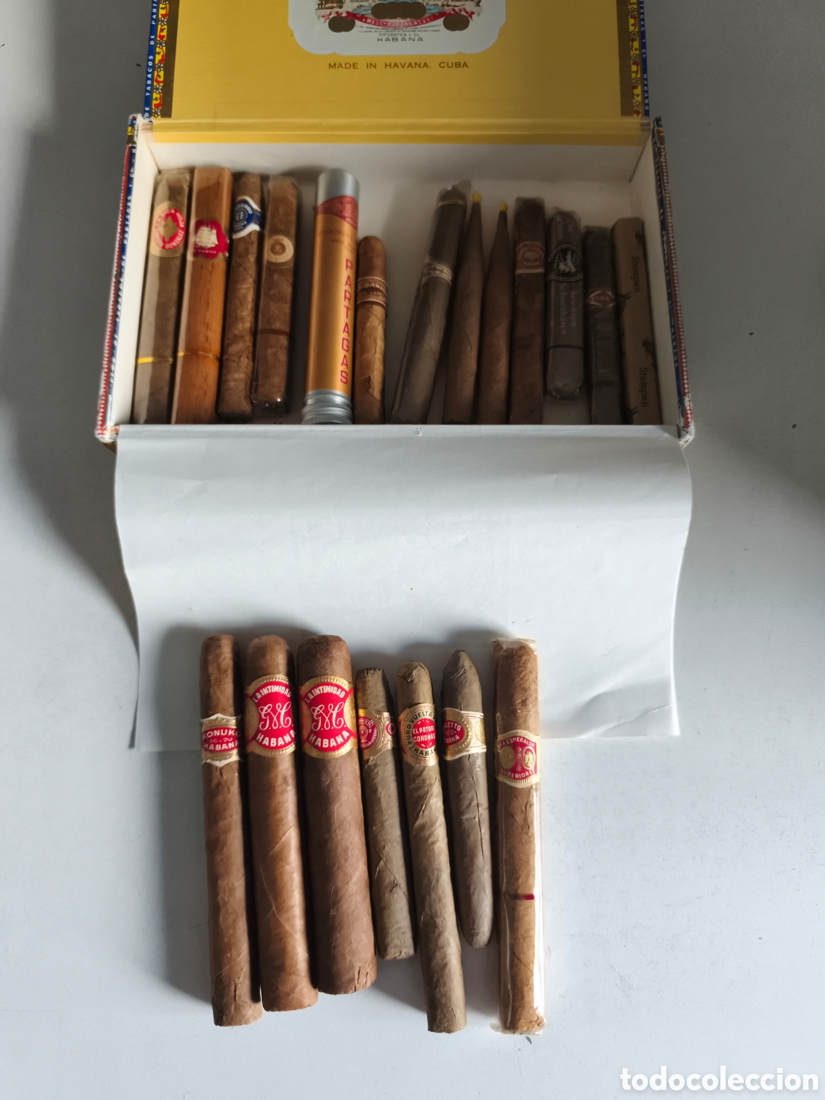 Coleccionismo: Antigua caja de puros Habanos con 20 puros Habanos de varias marcas en buen estado