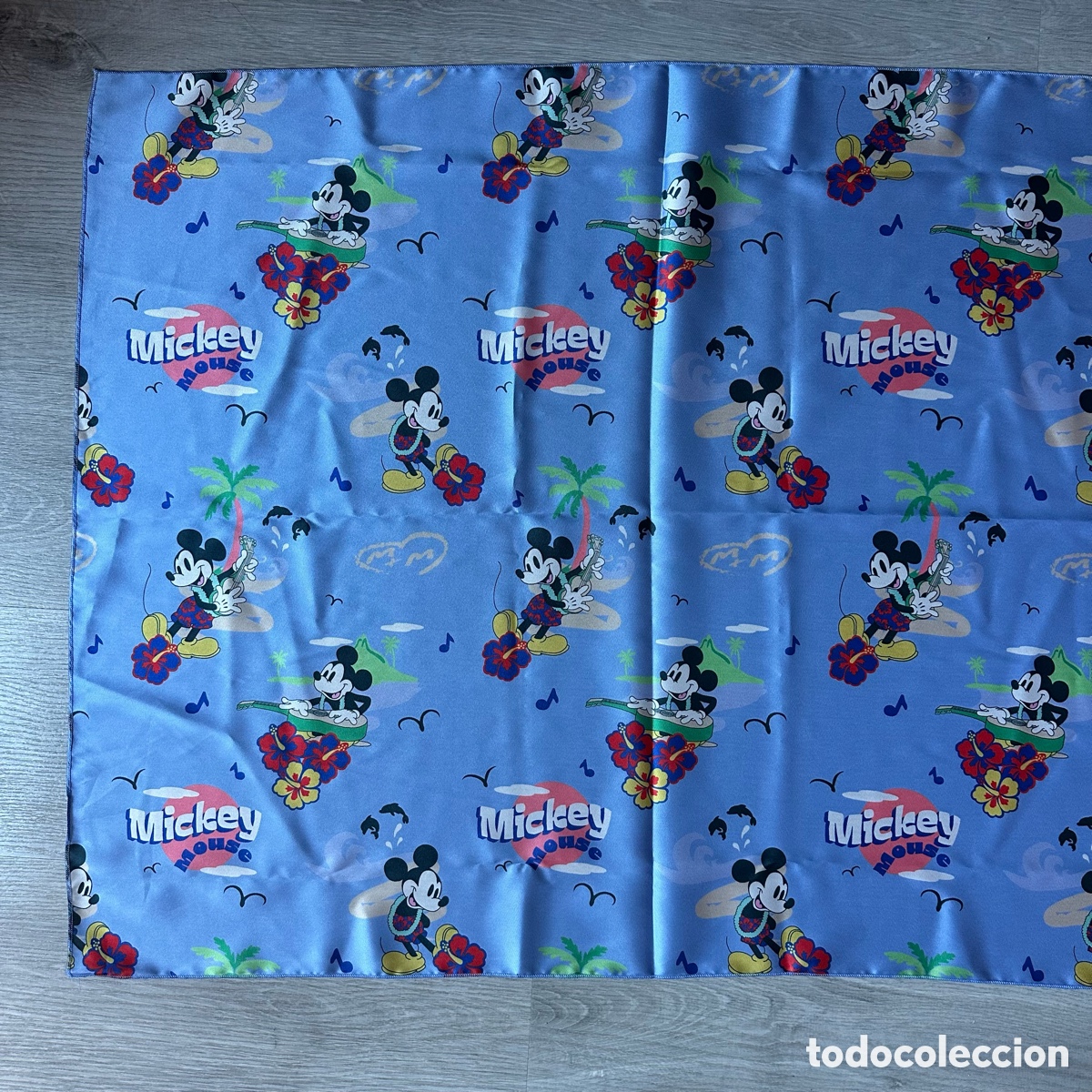 Coleccionismo: Pareo verano Mickey Mouse, Disney Store.