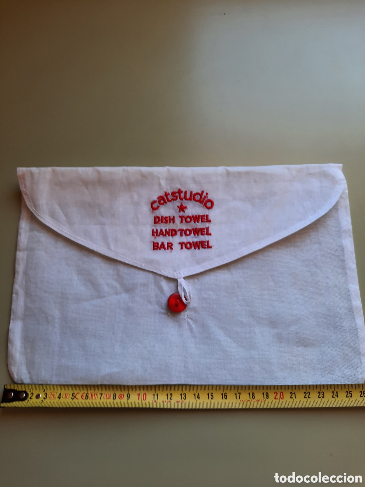 Coleccionismo: Bolsa de organza con bot&oacute;n rojo