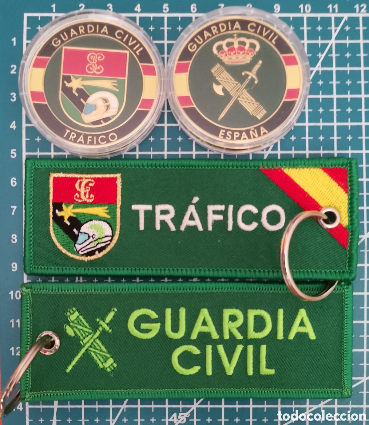 Coleccionismo: Lote 1 Moneda y 1 llavero TRAFICO GUARDIA CIVIL DE ESPA&Ntilde;A