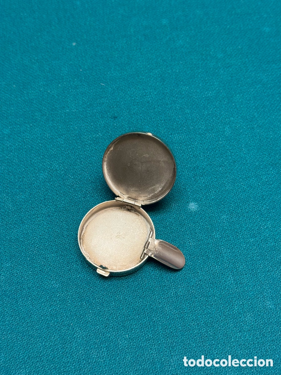 Coleccionismo: Cenicero de Bolsillo Vintage Plateado con Textura Efecto Corteza &ndash; A&ntilde;os 70