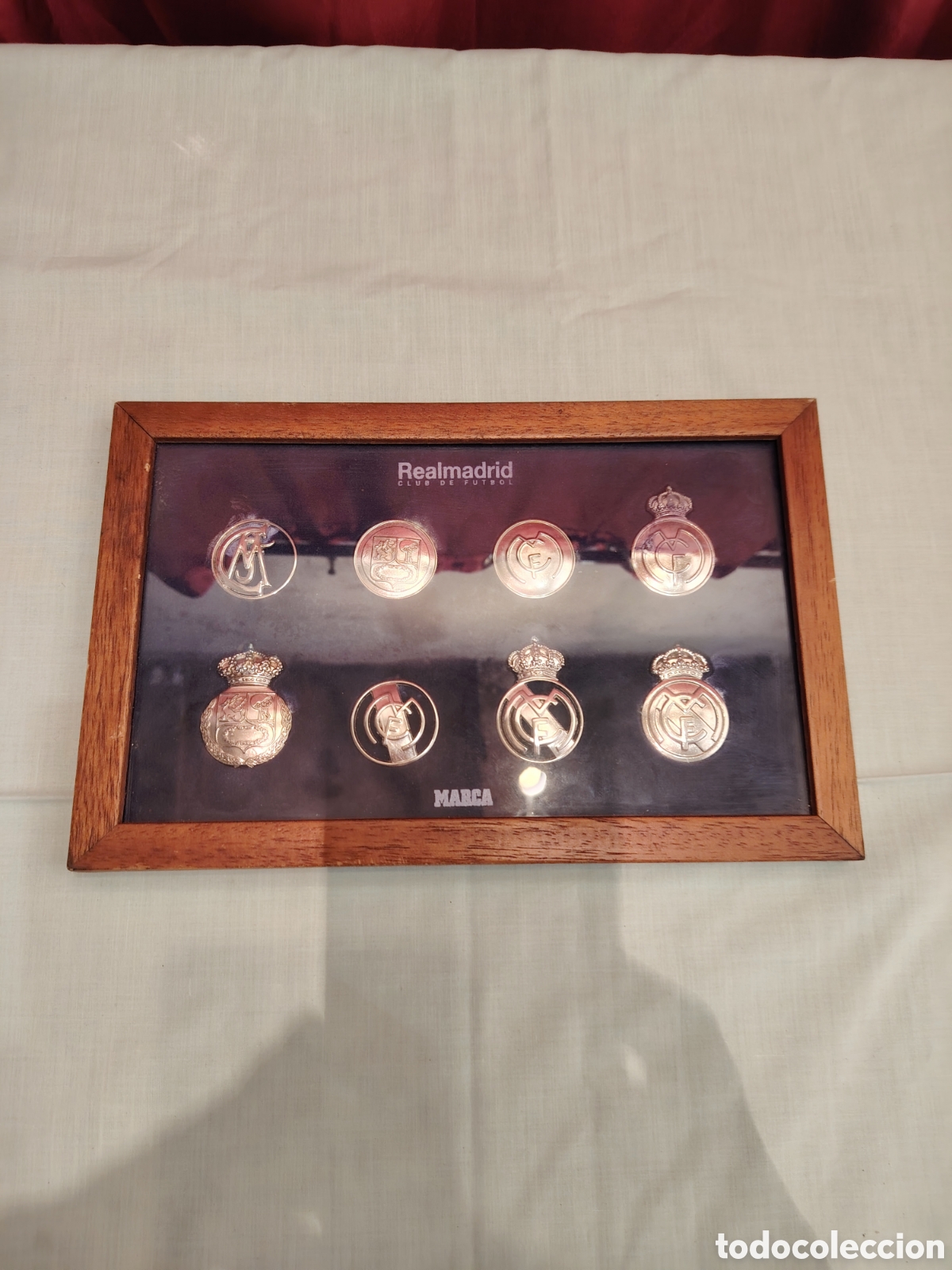 Collectionnisme: Antiguo cuadro con escudos de realmadrid