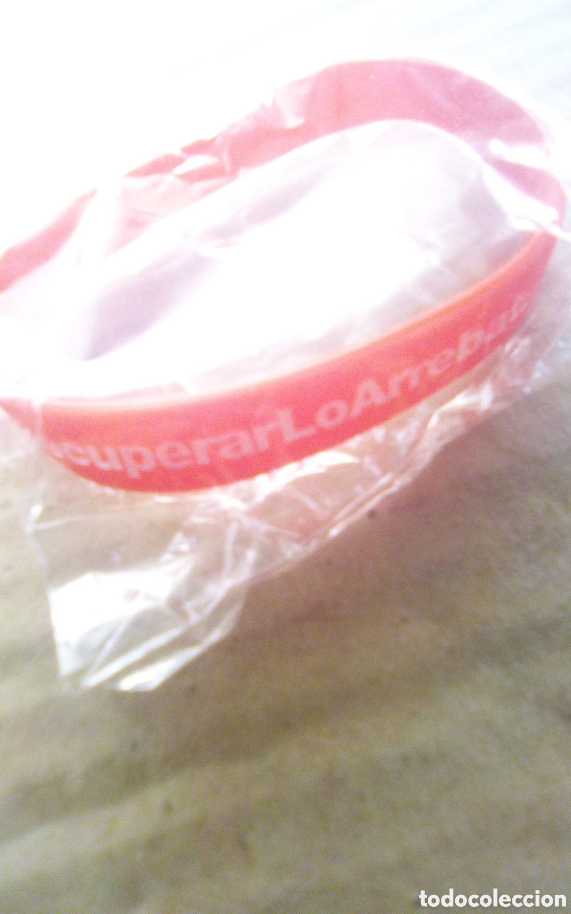 Colecionismo: Pulsera de goma. #Recuperar lo arrebatado. Servicios a la ciudadan&iacute;a. Administraci&oacute;n local. CCOO.