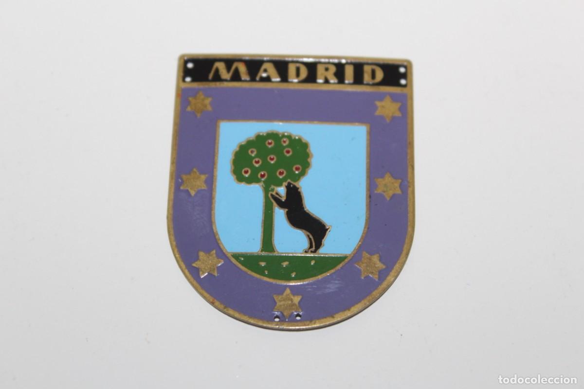 Coleccionismo: CHAPA O PLACA LITOGRAFIADA MADRID DE BRAZO OJE