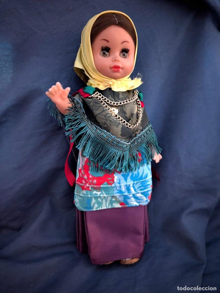 Coleccionismo: Antigua Mu&ntilde;eca Regional Espa&ntilde;ola Traje Inspiraci&oacute;n Salmantina 26,5 cm A&ntilde;os 60-70