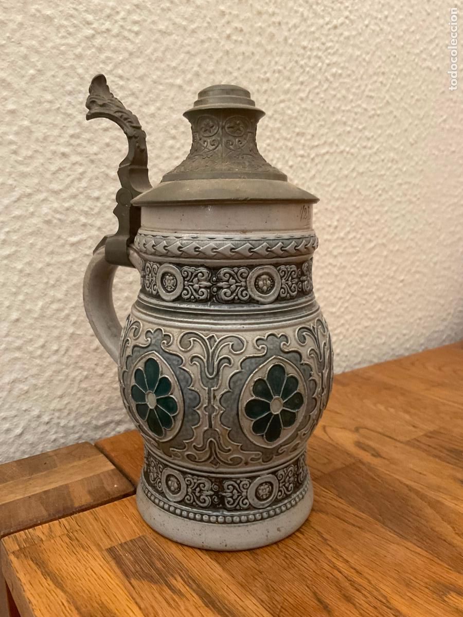 Coleccionismo: ANTIGUA JARRA DE CERVEZA ALEMANA - PORCELANA / MET&Aacute;LICA, DECORADA, CON TAPA, 1/2 L