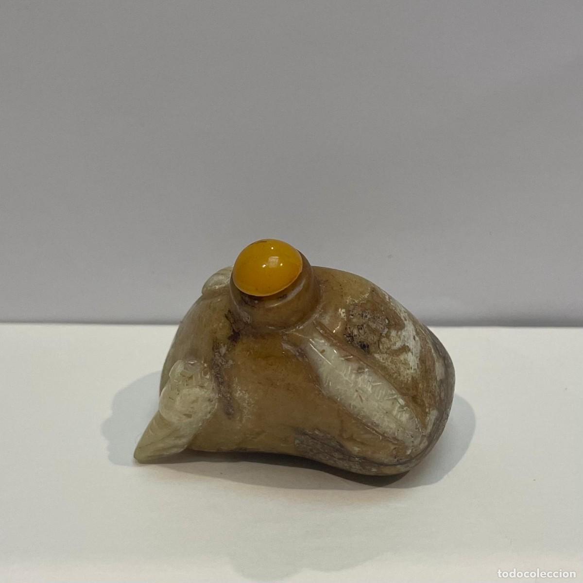 Coleccionismo: Botella de rap&eacute; china (snuff bottle) con forma de fruta en piedra tipo nefrita, siglo XX