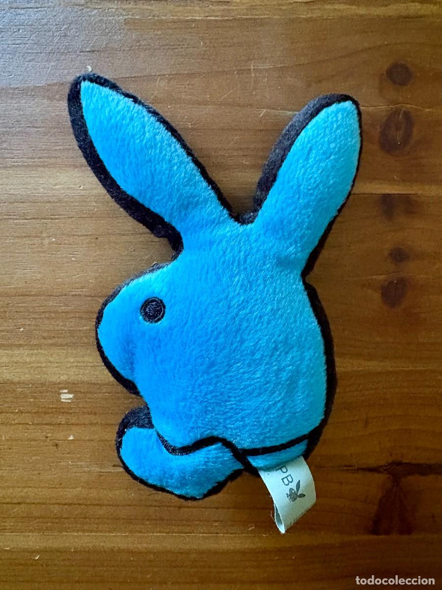 Coleccionismo: MINI COJ&Iacute;N PLAYBOY COLOR AZUL DECORATIVO A&Ntilde;O 2005 14 CMS. ALTURA, ESCAPARATE