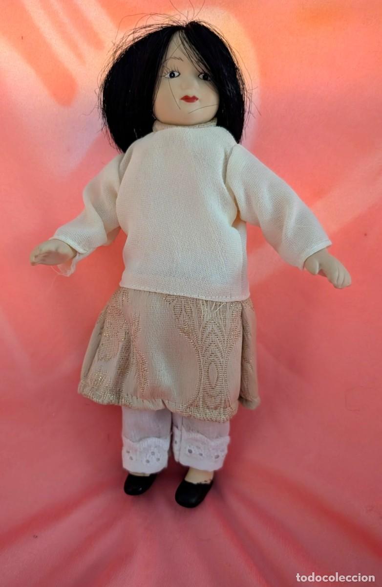 Coleccionismo: Mu&ntilde;eca de porcelana oriental inspirada en Vietnam 21 cm