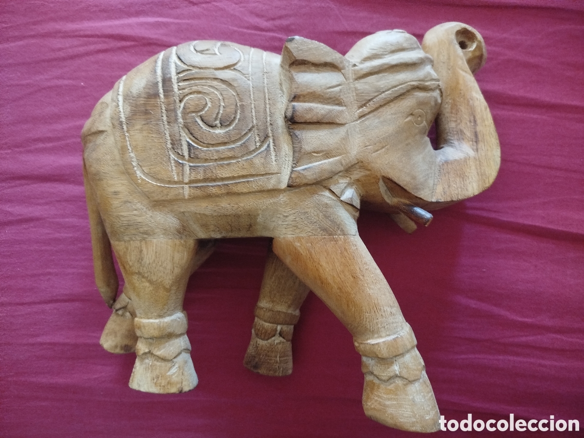 Coleccionismo: Elefante tallado en madera