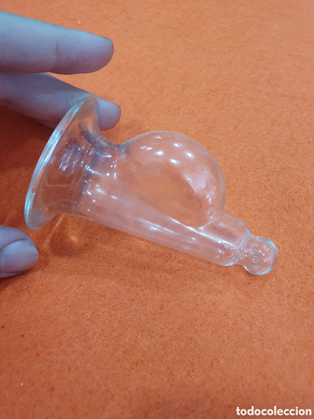 Coleccionismo: Antiguo extractor de leche materna de cristal. (L64) - Foto 1
