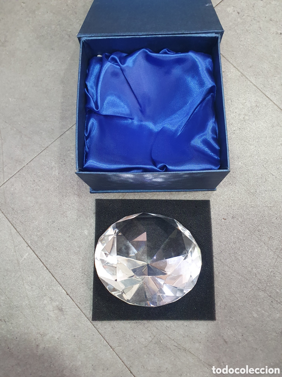 Collezionismo: Pisapapeles cristal en forma de brillante. (L129)
