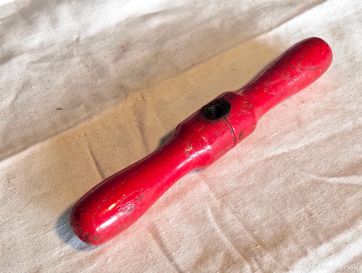Sammeln: Recambio repuesto de barra manilla mango de madera doble mango con agujero rojo torneado a&ntilde;os 50