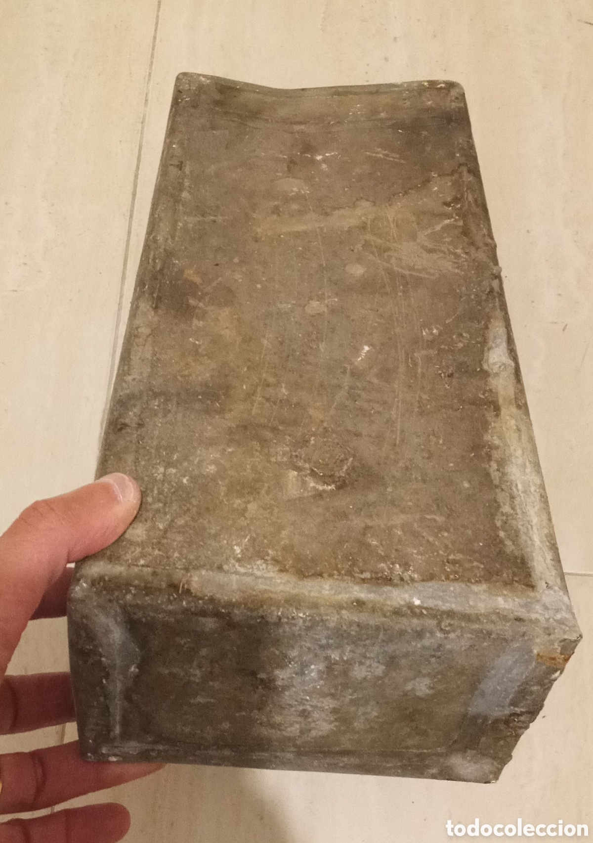 Coleccionismo: Guerra Civil. Caja de munici&oacute;n, abierta por lateral. Con sello. Met&aacute;lica.