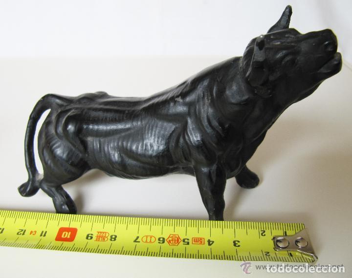 Coleccionismo: Figura de plomo de toro