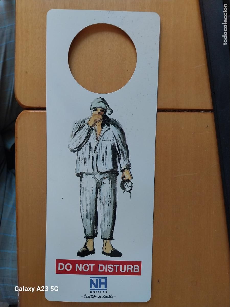 Coleccionismo: NO MOLESTAR TARJETON HOTEL NH PUERTA DO NOT DISTURB 26.7X10CMS ORIGINAL PL&Aacute;STICO