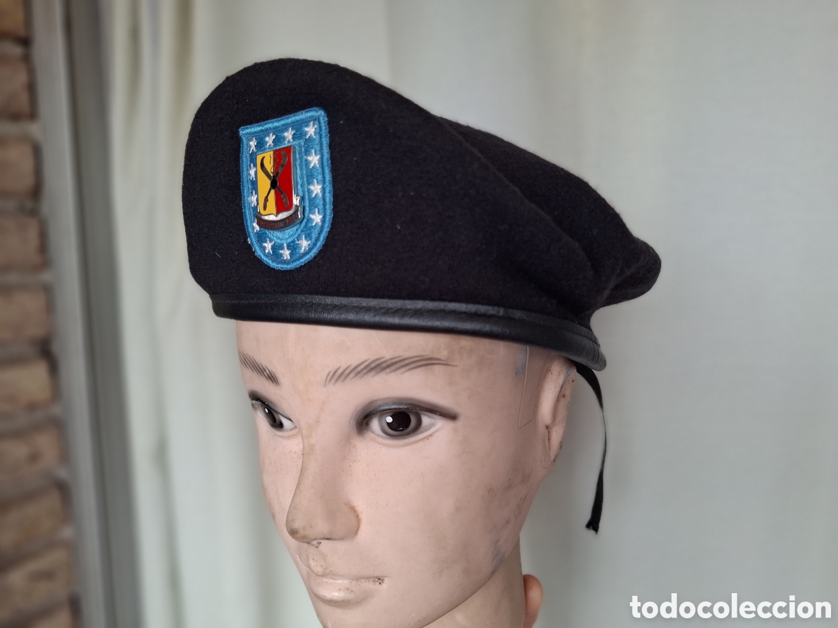 Coleccionismo: US MILITARY BERET WITH BADGE LEGEND HASTA EL CABO SOLO WESTERN UNION
