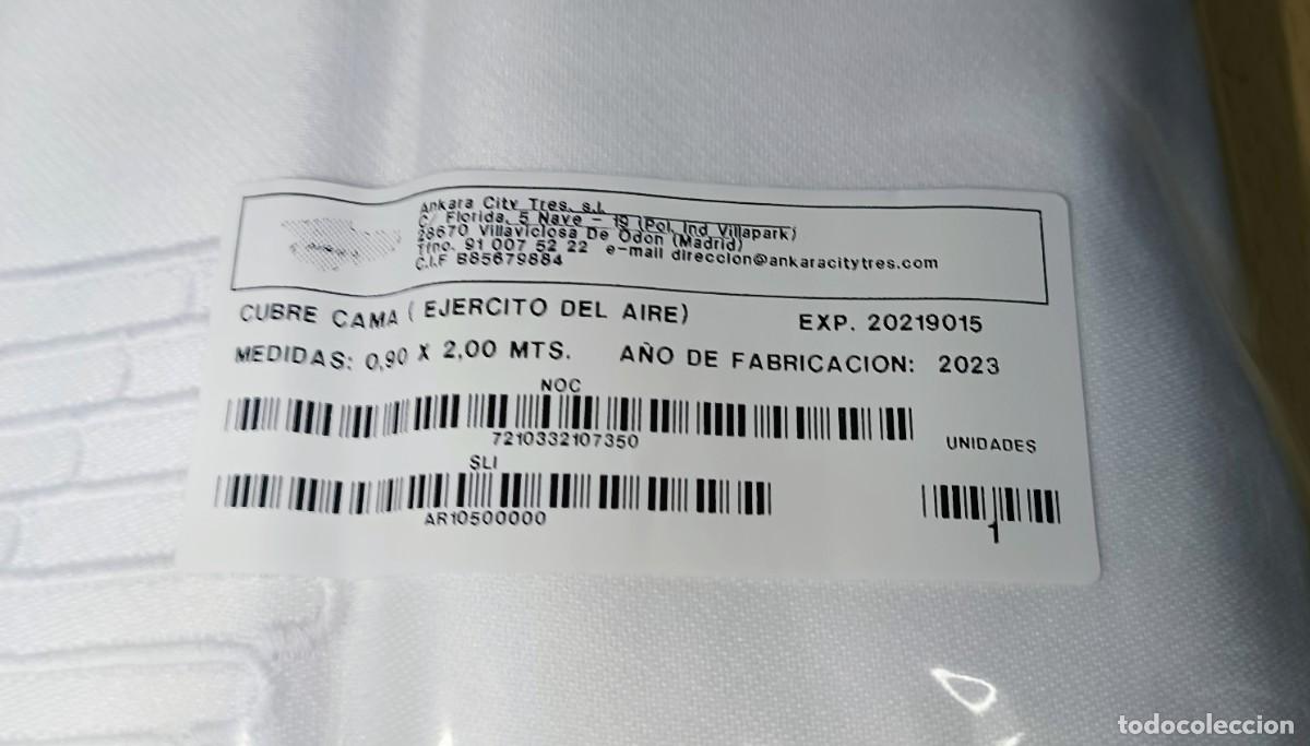 Coleccionismo: Colcha del Ejercito del Aire para cama de 90 con roquisqui bordado (nueva)