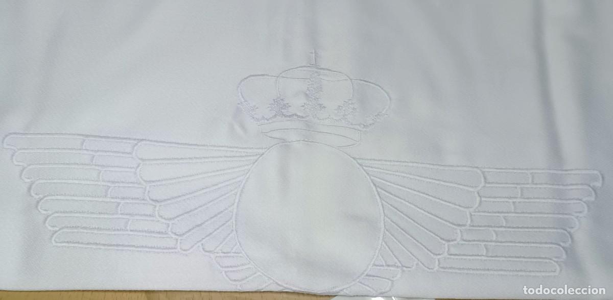 Sammeln: Colcha del Ejercito del Aire para cama de 90 con roquisqui bordado (nueva)
