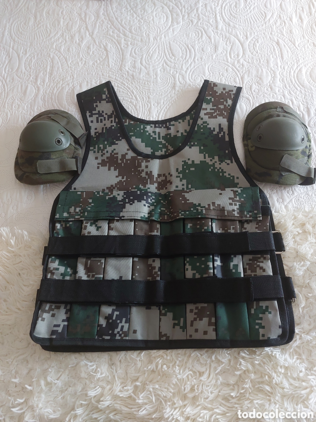 Coleccionismo: Chaleco militar con rodilleras