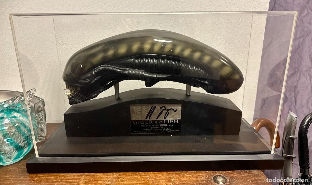 Coleccionismo: H.R. GIGER&rsquo;S ALIEN BUSTO 1:4 FIRMADO EDICI&Oacute;N 281/500 HCG CON VITRINA
