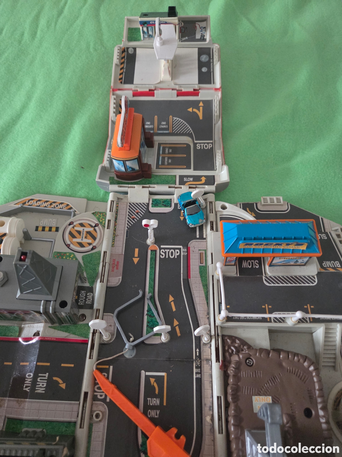Coleccionismo: Camion micro machines con coches - Foto 12