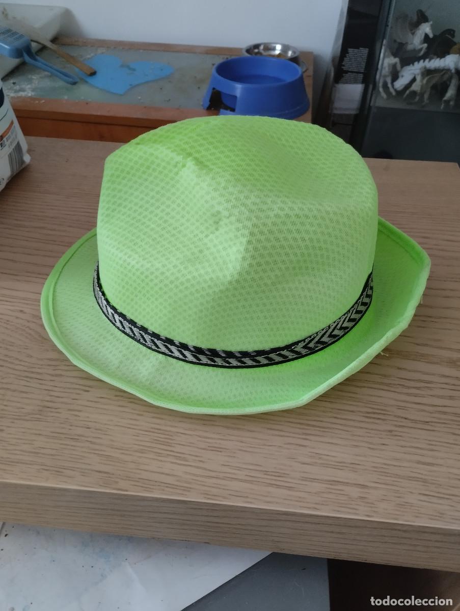 Coleccionismo: sombrero verde fosforito - Foto 1