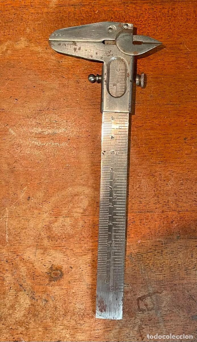 Coleccionismo: Antiguo Pie de rey con funda de tela. No se abre y no quiero forzarlo