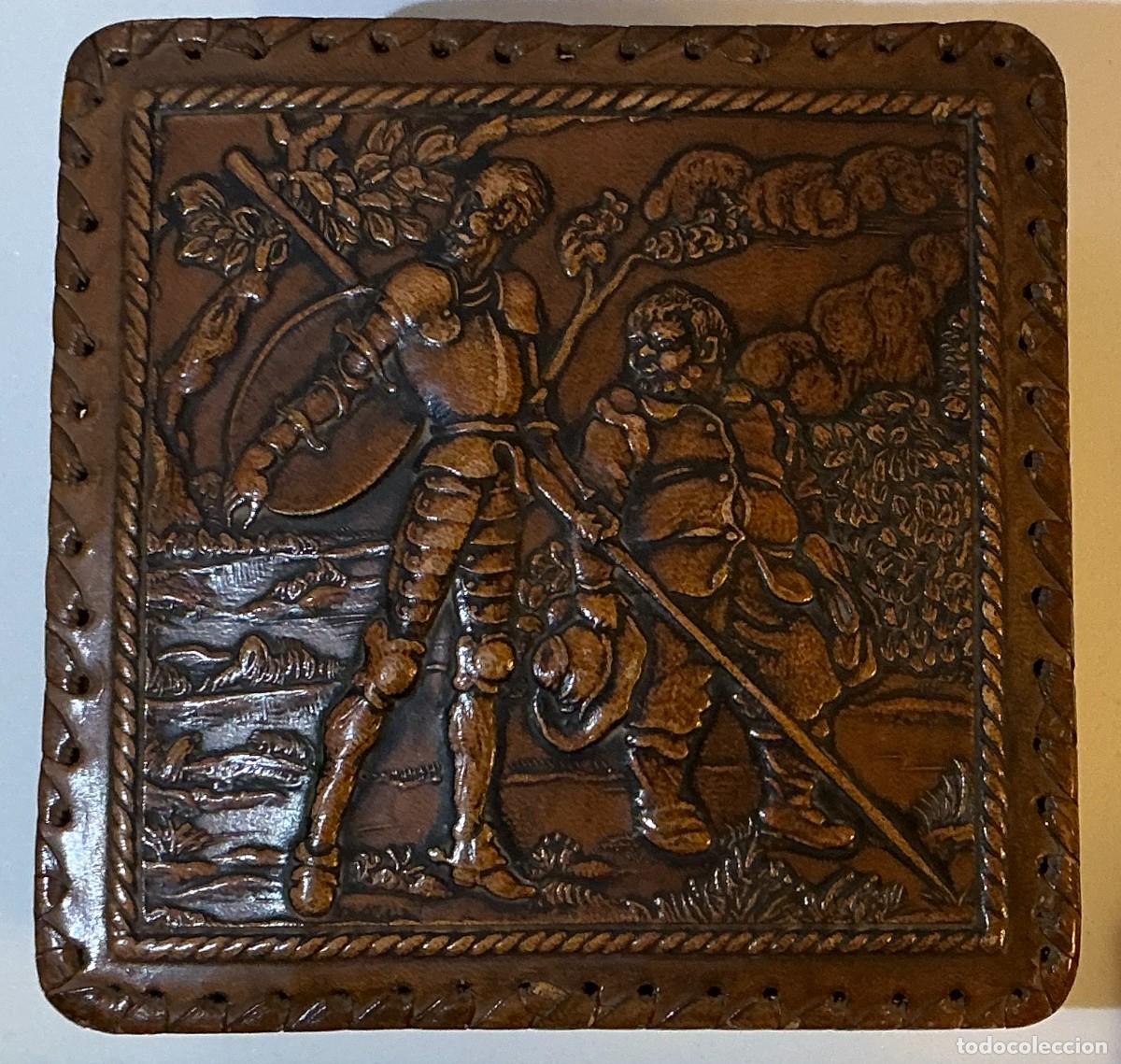Coleccionismo: Caja Pitillera de Mesa en Cuero Repujado. Don Quijote y Sancho Panza. Circa 1950