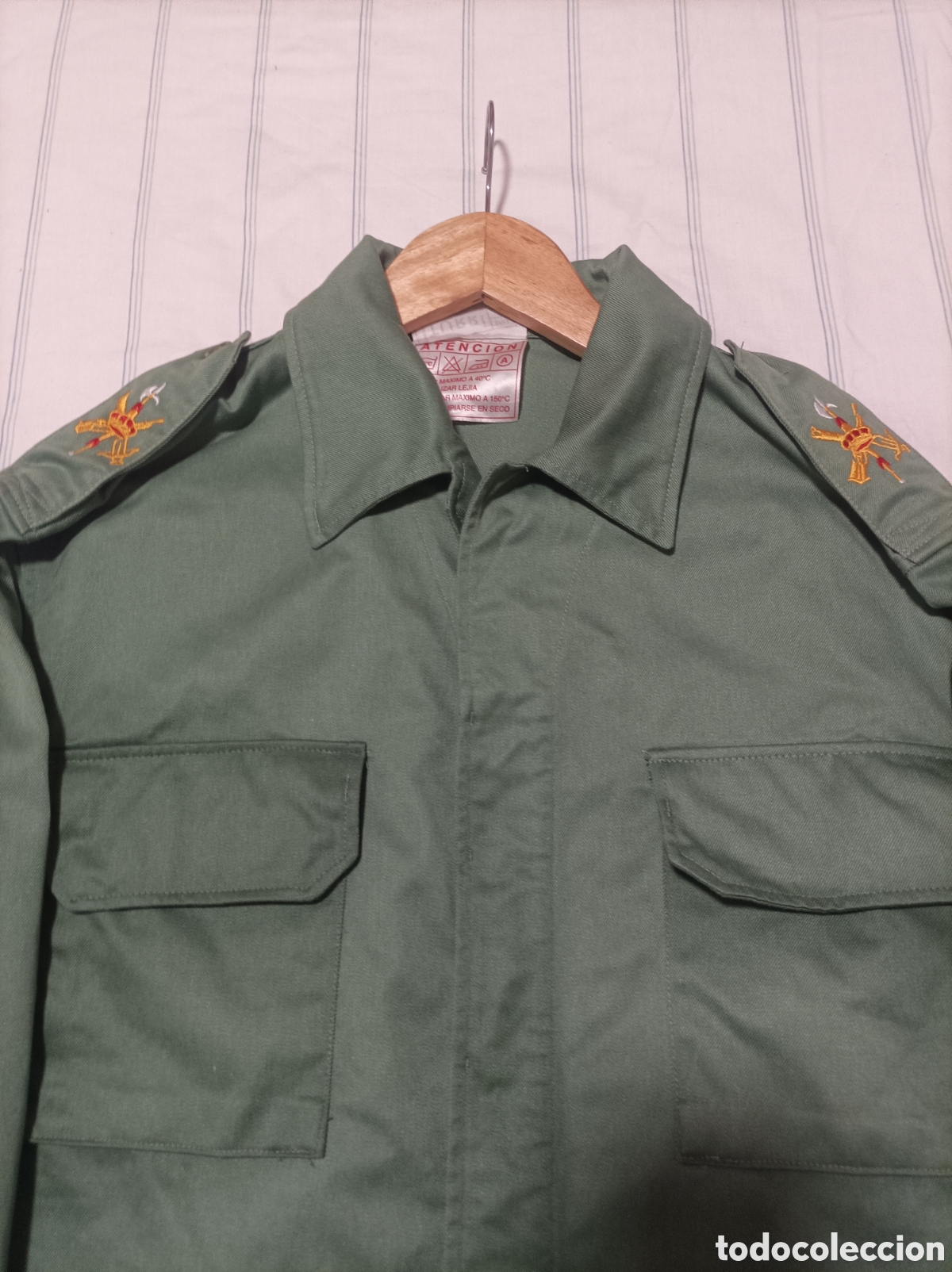 Coleccionismo: Chupita Legi&oacute;n verde Sarga emblema sin corona tercio camisola legionaria 1998 Iturri talla 2-C nueva