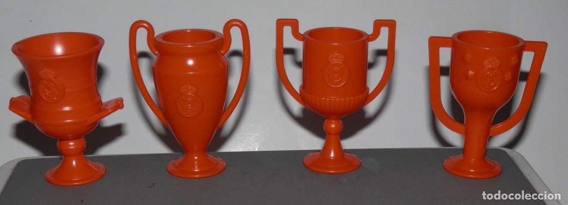 Coleccionismo: LOTE DE 4 MINIATURAS TROFEOS REAL MADRID - PARCHIS PERIODICO AS