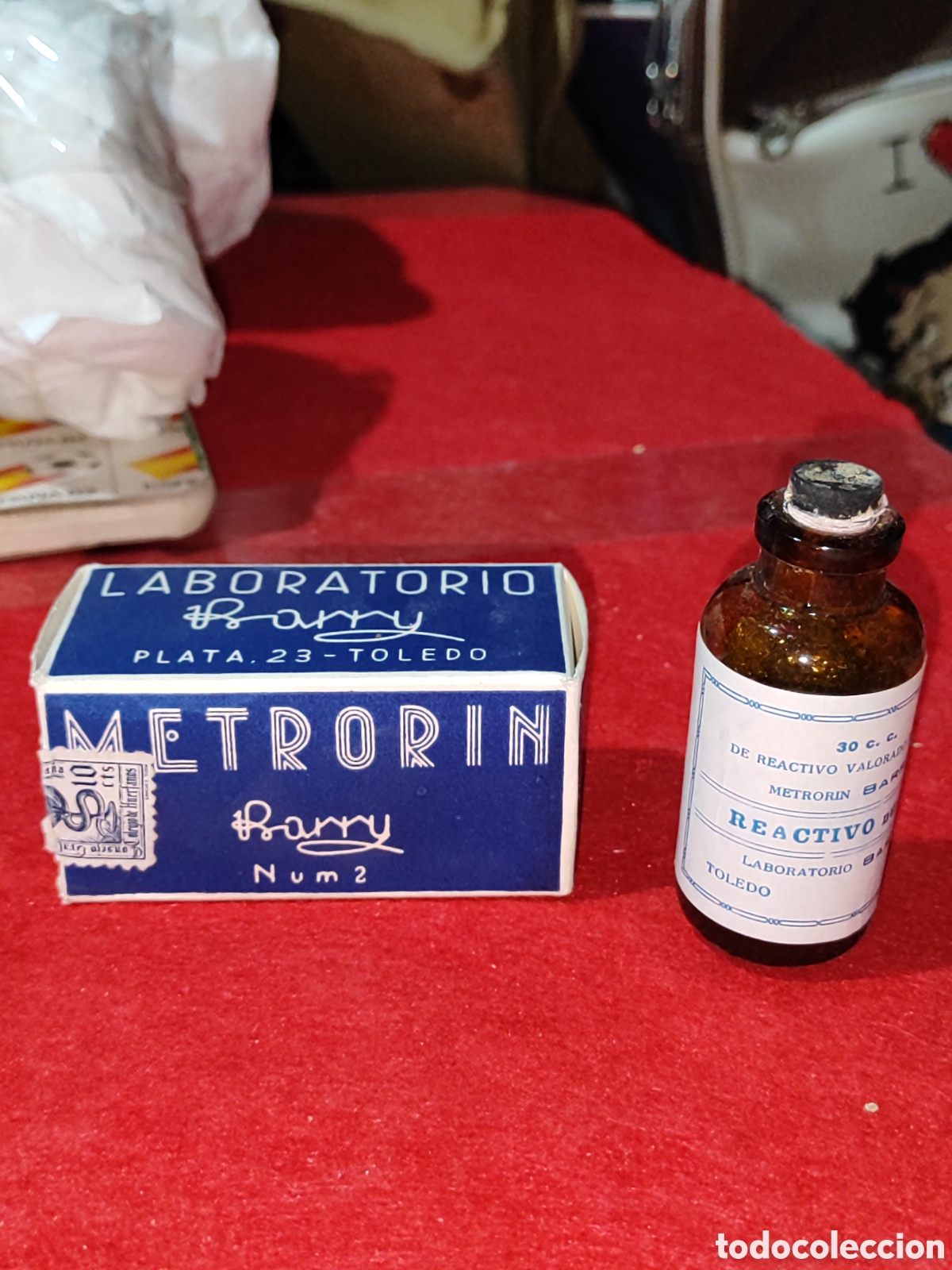 Coleccionismo: Antiguo frasco reactivo METRORIN LABORATORIO BARRY CASI LLENO