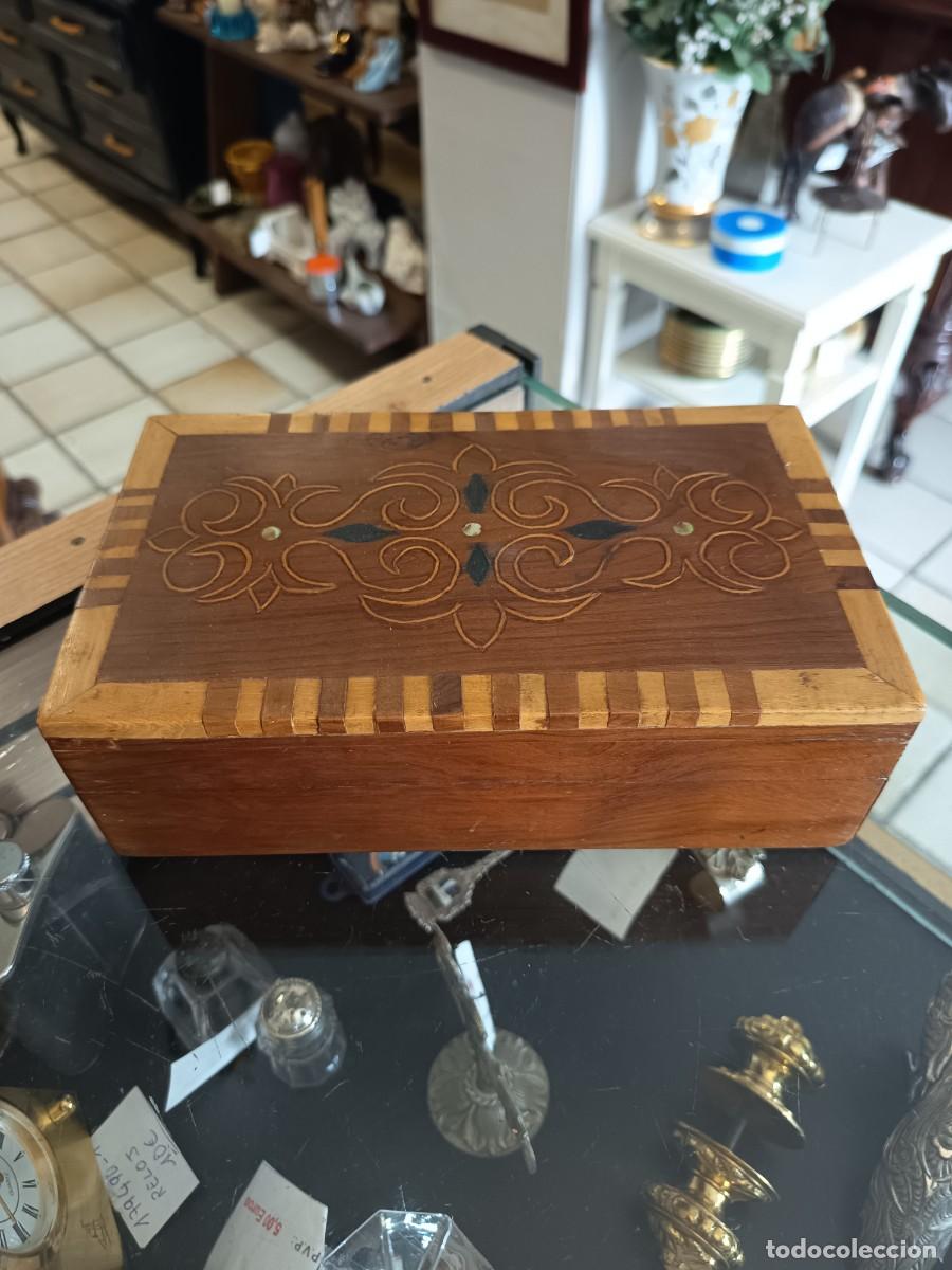Coleccionismo: Caja joyero de madera 19.5x12 cm