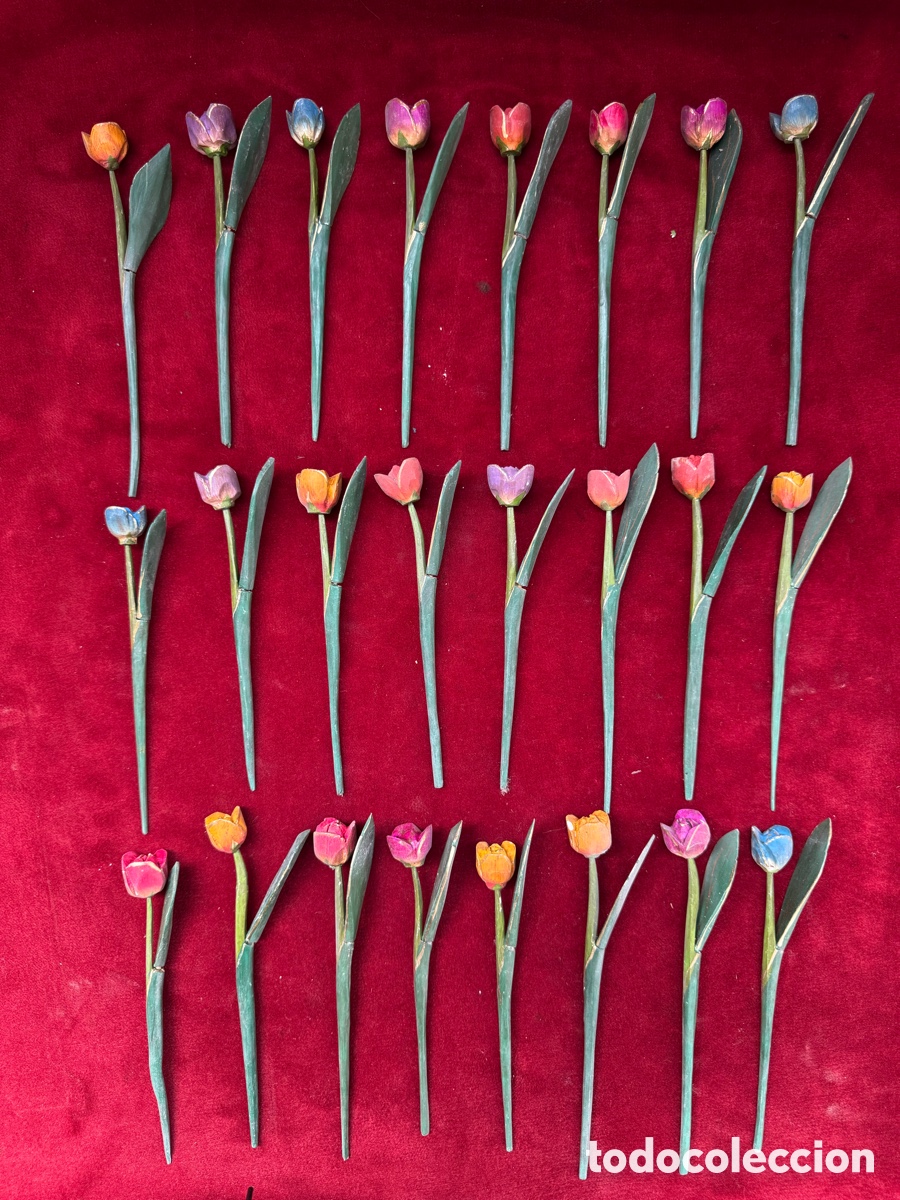 Coleccionismo: Gran lote de preciosas flores talladas en madera!