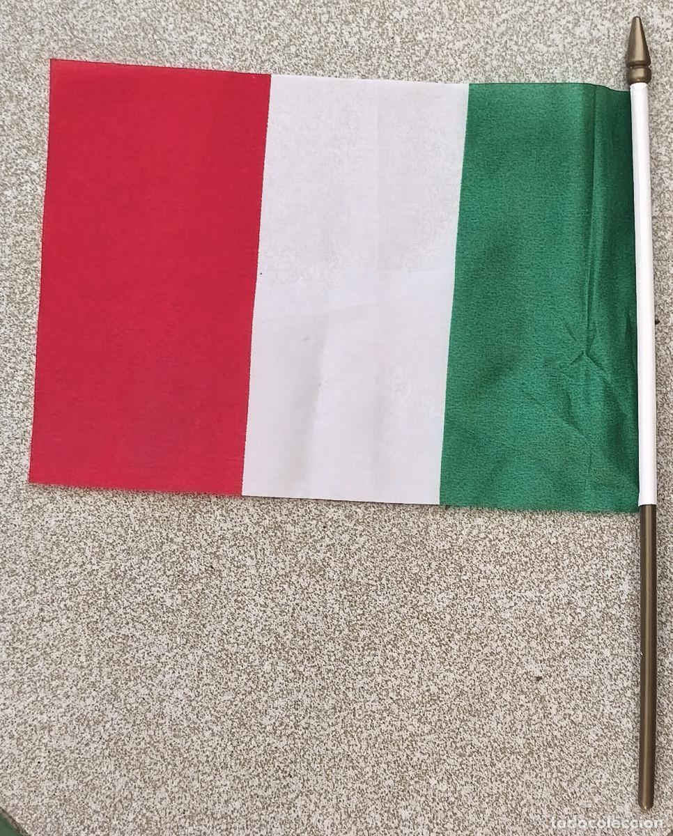 Coleccionismo: BANDERA DE MANO ITALIA - 28 x 21 cm