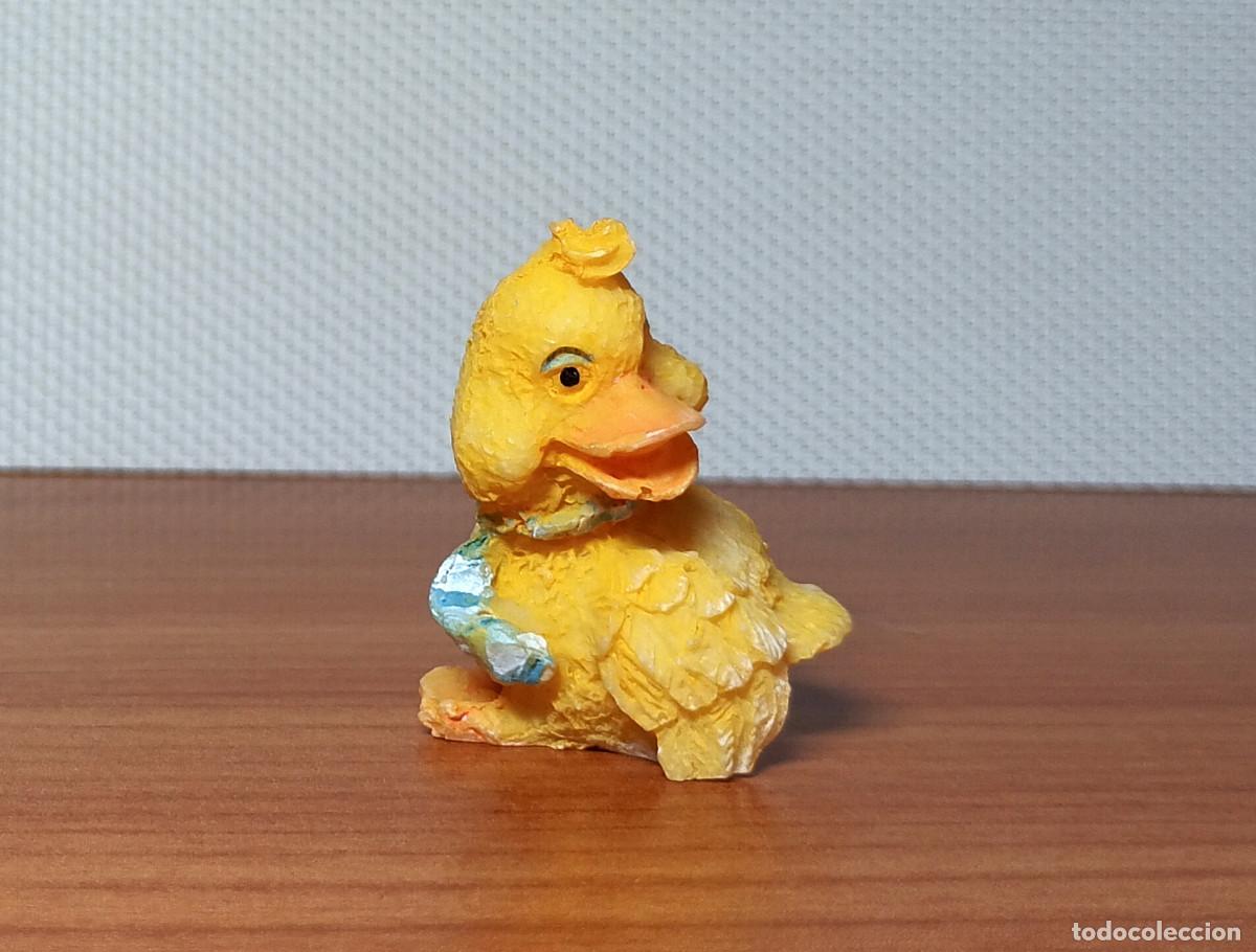 Coleccionismo: Figura de resina de pato con bufanda - Colecci&oacute;n de resinas de Belros - 4 cm