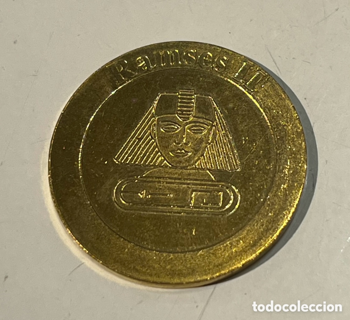 Coleccionismo: Dicha / Moneda. RAMSES II. Metal dorado.