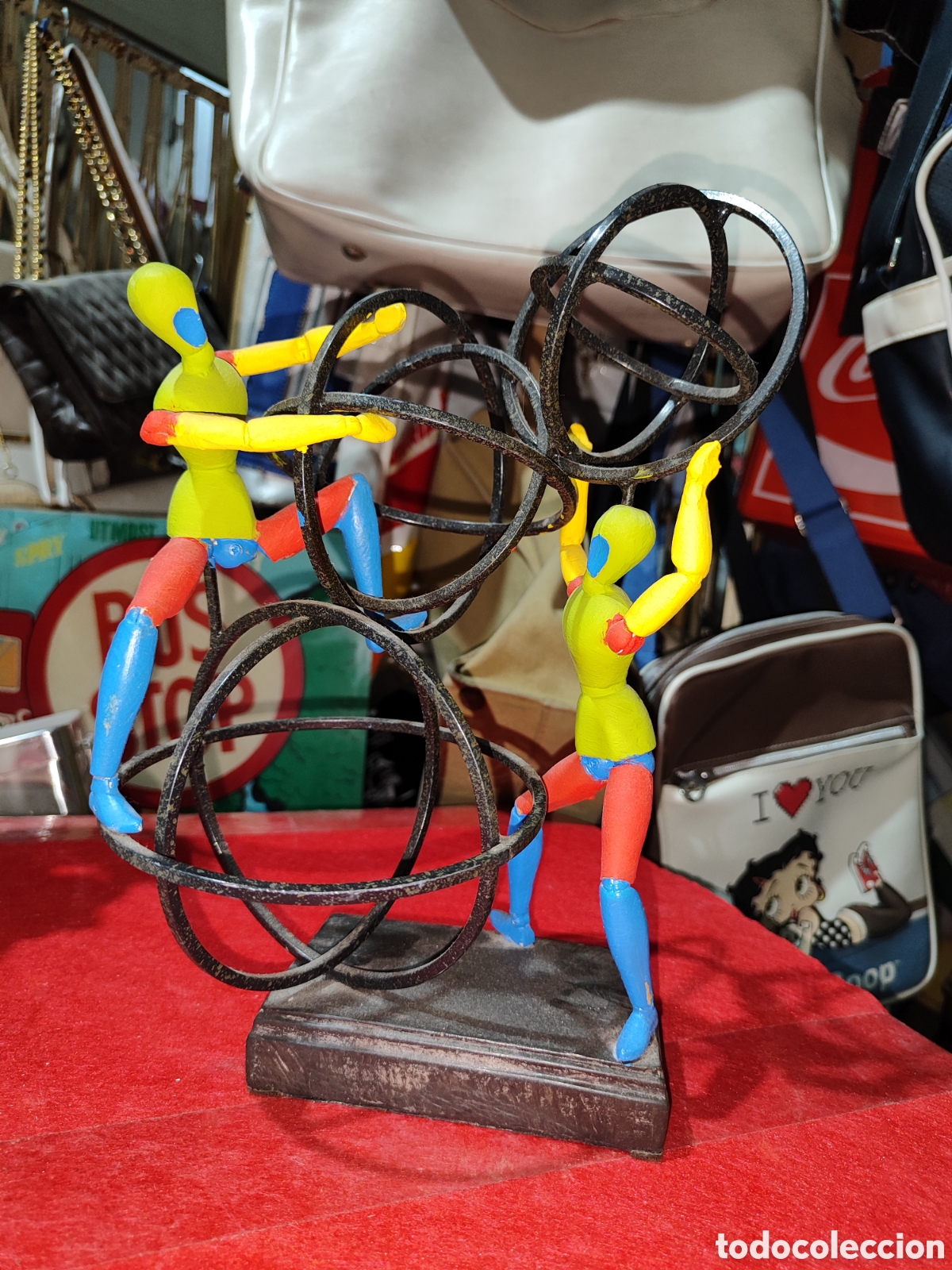 Coleccionismo: Escultura Maniqu&iacute;s equilibristas en resina no tiene marca alguna