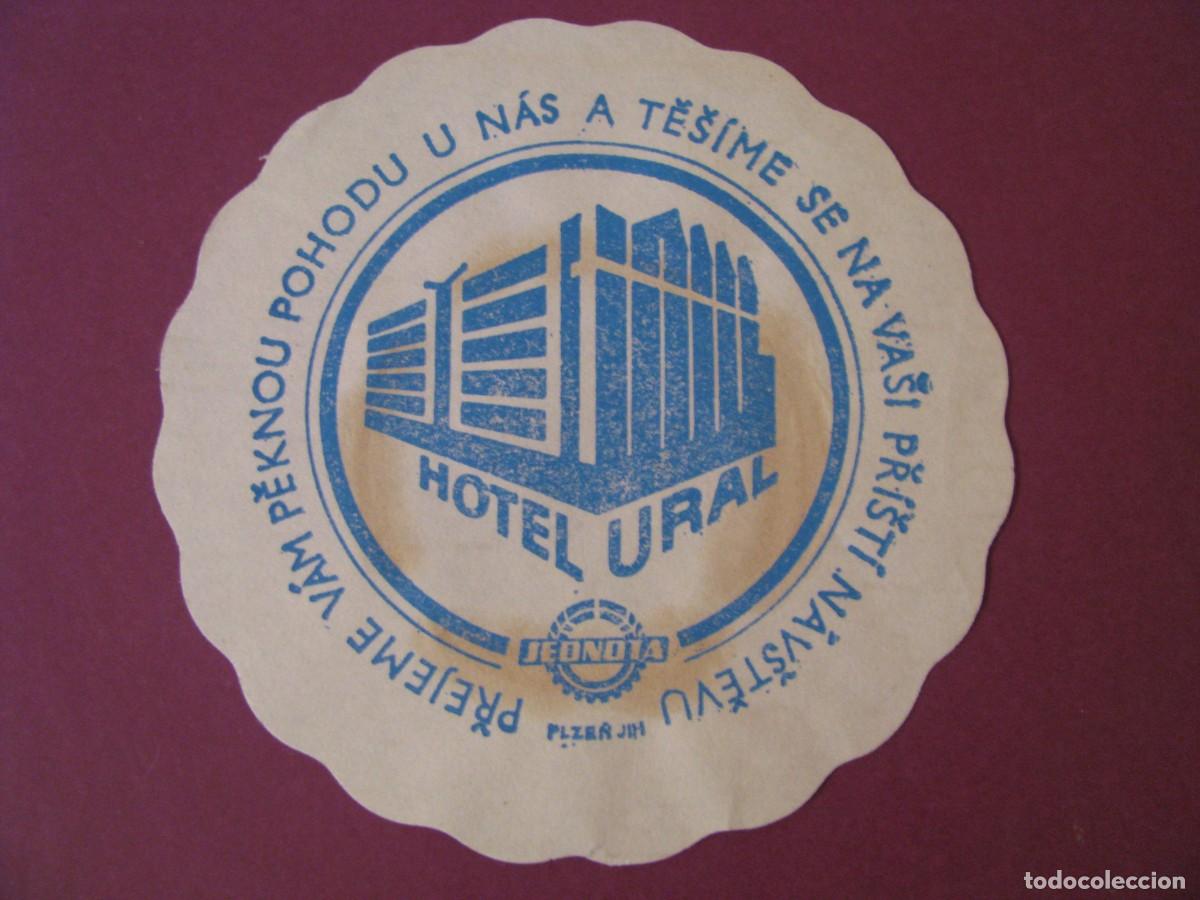 Coleccionismo: POSAVASOS DEL HOTEL URAL. PLZEN, CHECOSLOVAQUIA
