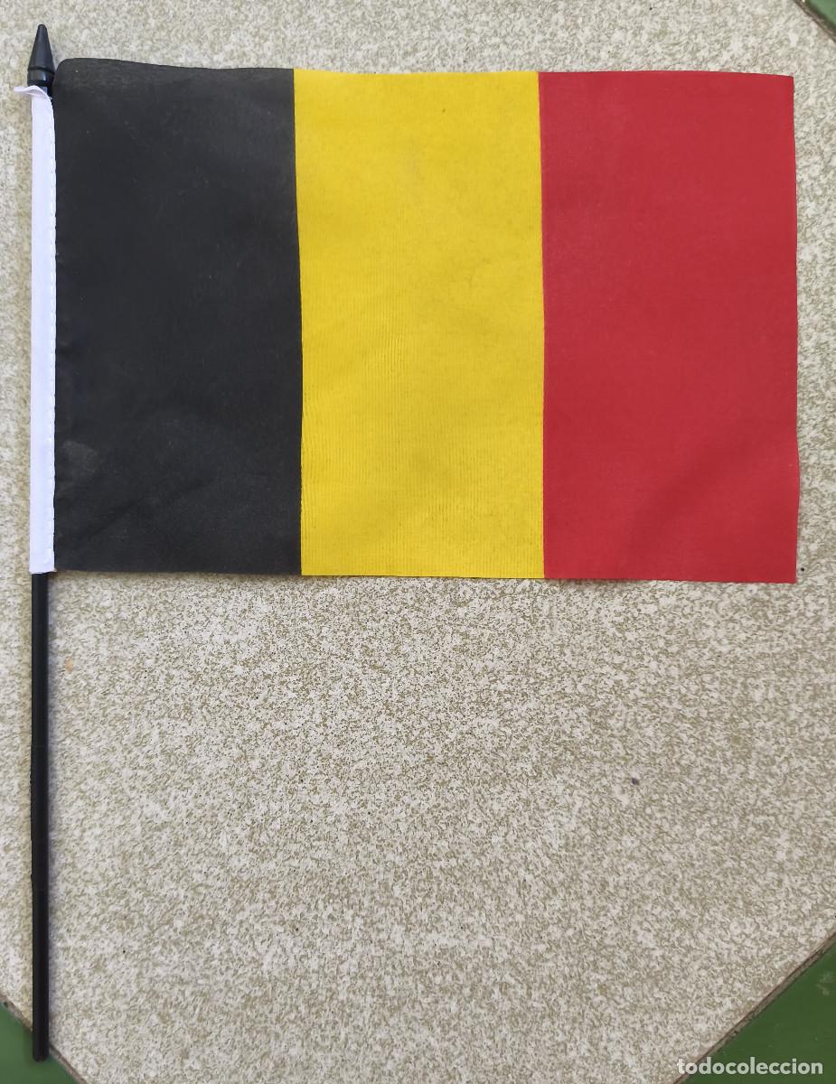 Coleccionismo: BANDERA DE MANO - BELGICA - 32 x 23,5 cm