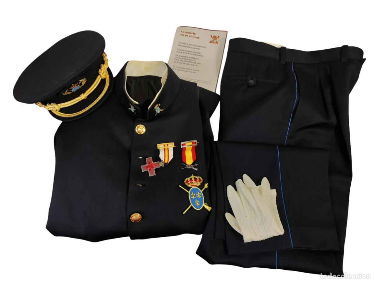 Coleccionismo: UNIFORME DE GALA DE LOS REALES TERCIOS. SASTRER&Iacute;A EL SOLDADO DESCONOCIDO. ESPA&Ntilde;A. C. 1970
