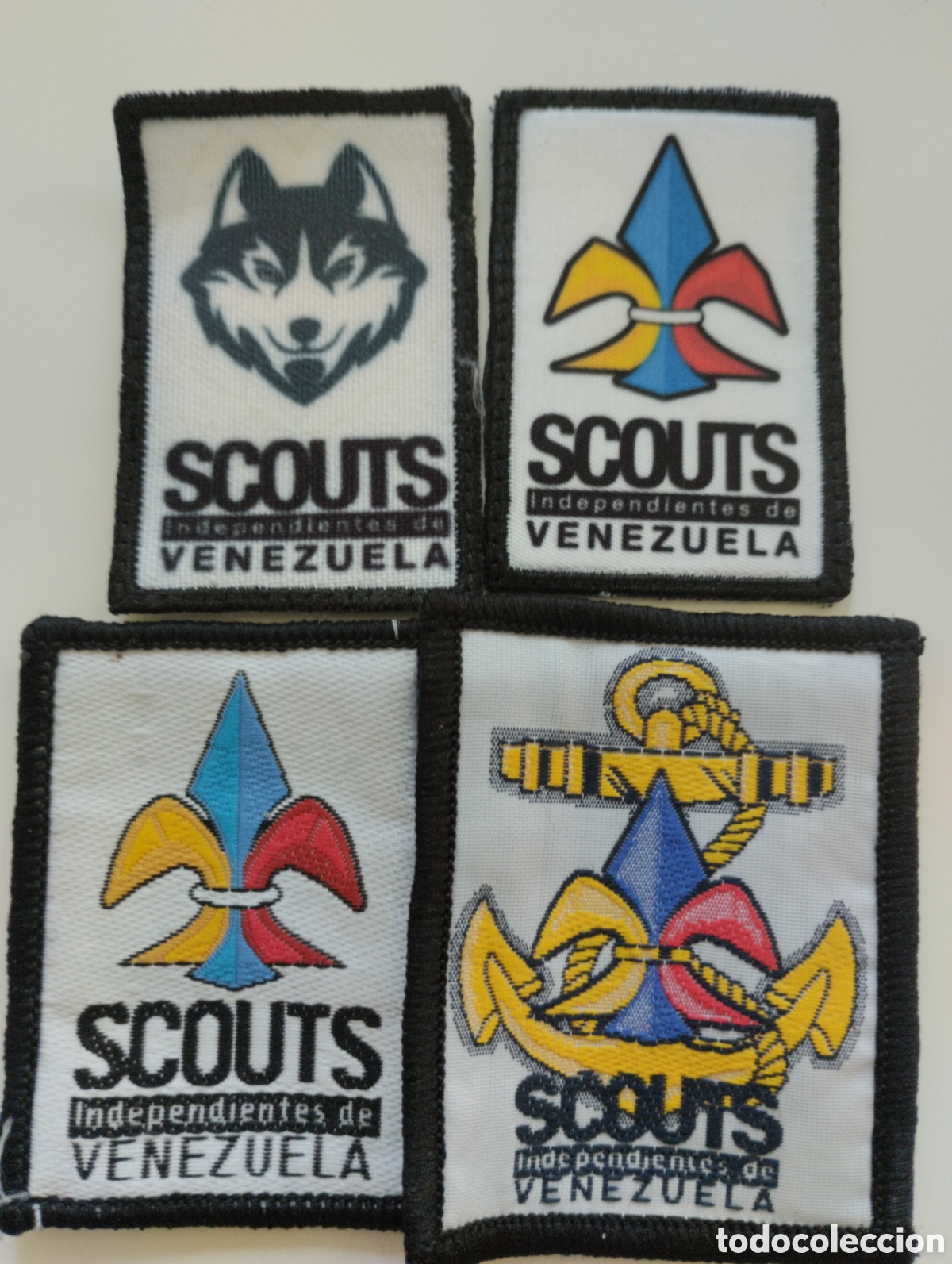 Coleccionismo: Set de 4 insignias Institucionales