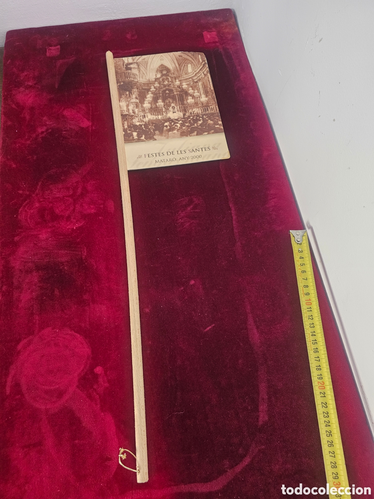 Coleccionismo: Bander&iacute;n de madera de les Santes de Matar&oacute; 2000. Missa