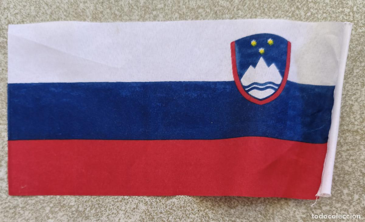 Coleccionismo: BANDERA DE MANO - ESLOVENIA - 24 x 12 cm
