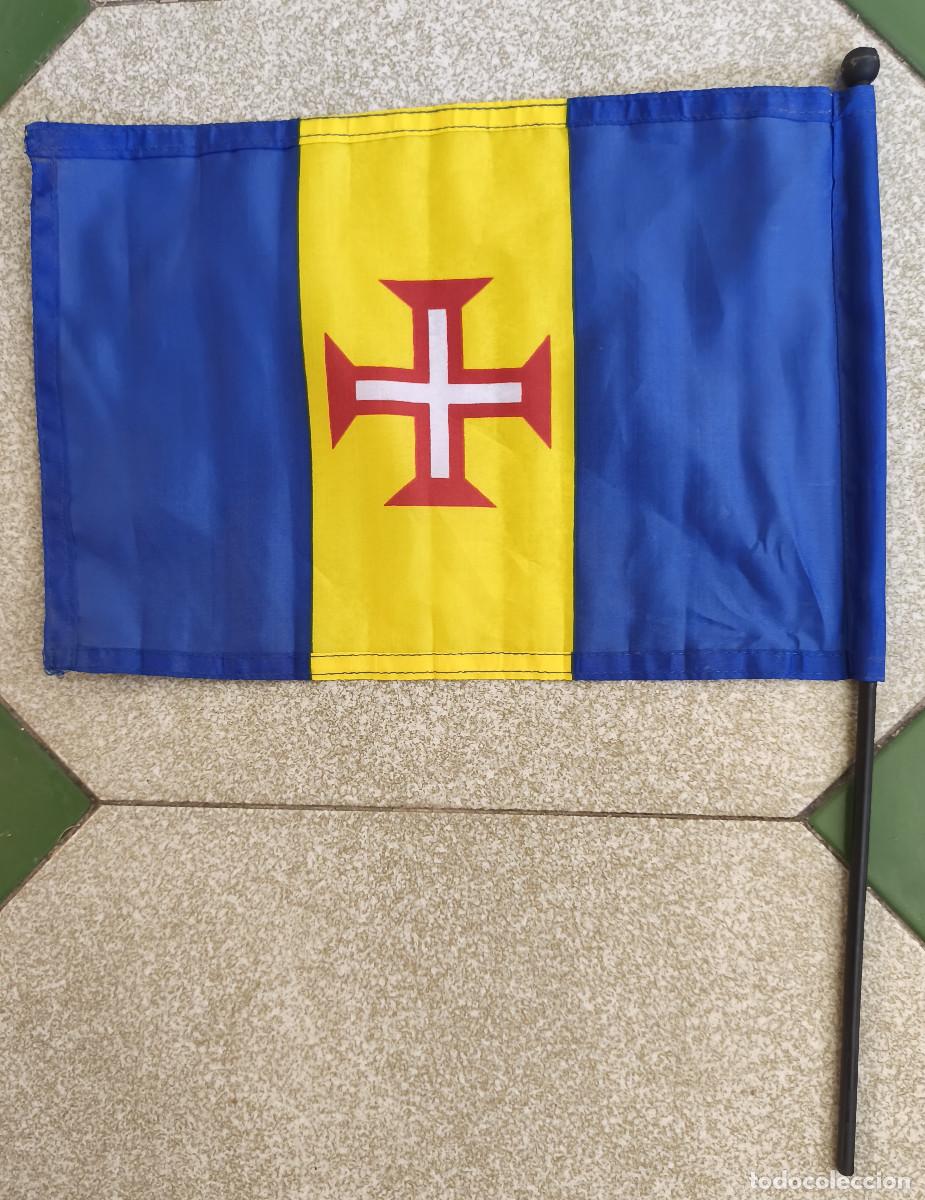 Coleccionismo: BANDERA DE MANO - MADEIRA - 40 x 31 cm